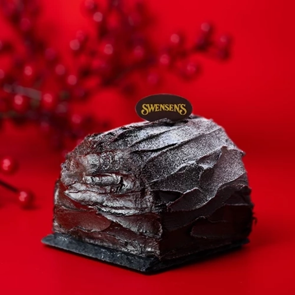 best christmas log cake in singapore: Swensen's Christmas 350g Nice Chewy Log Ice Cream Cake