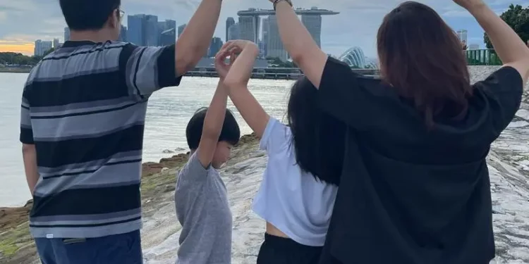 christmas gifts for kids Candice with her family