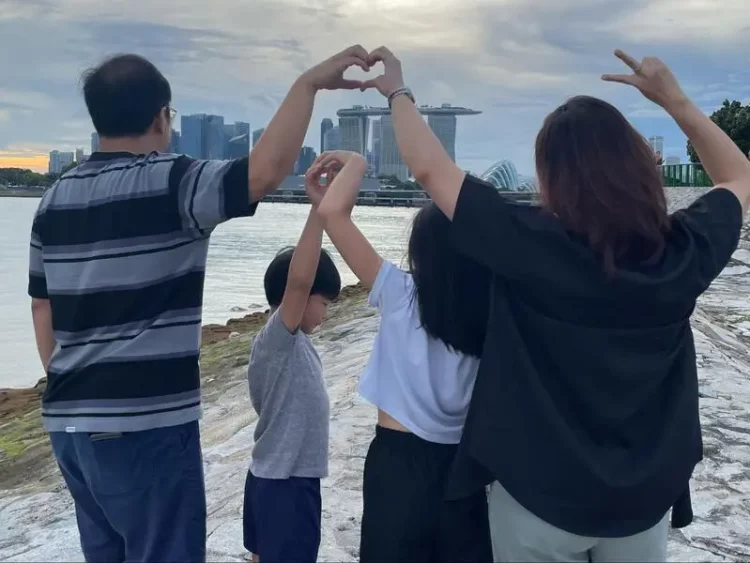 christmas gifts for kids Candice with her family