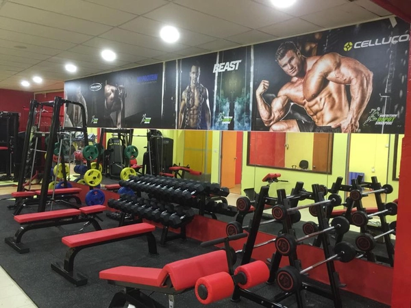 24-hour gym in singapore: Dynamic Fitness Gym with red-colour theme