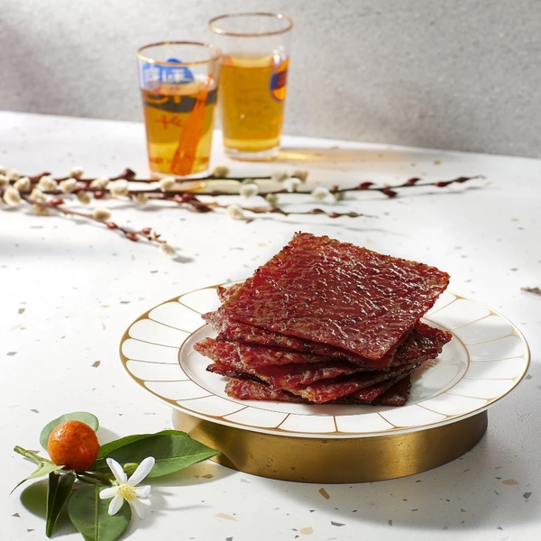 Fragrance bak kwa best paired with two cups of beer