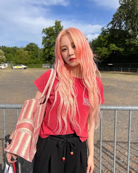 best hair colours for asians - platinum pink