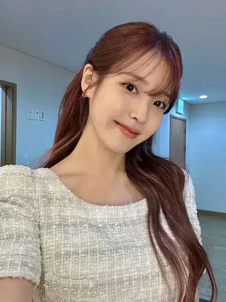 best hair colours for warm skin tone asians - rose tea brown