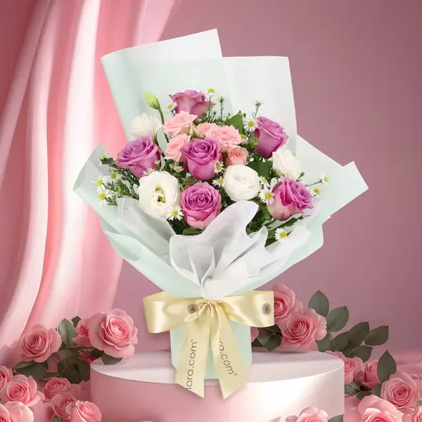 Romantic Valentine’s Day gifts for her in singapore: Flower bouquet from Far East Flora