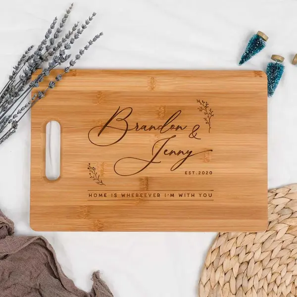 housewarming gift idea for the kitchen: Misty Daydream’s Customised Chopping Board with name and quote