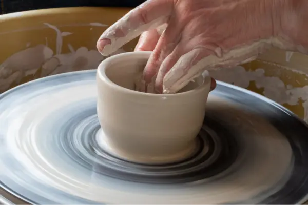 Fun and saucy Valentine’s Day gifts for her in singapore: Pottery class