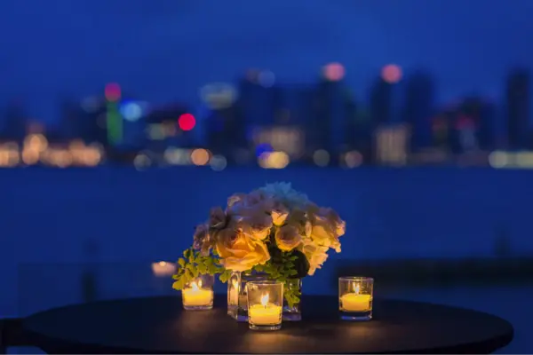 valentine gift for her singapore: romantic dinner by the river