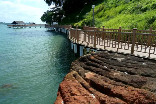 quiet places to chill in singapore: Changi Coastal Walk