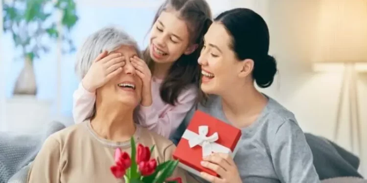 surprising your queen with the best Mother's Day gift in Singapore