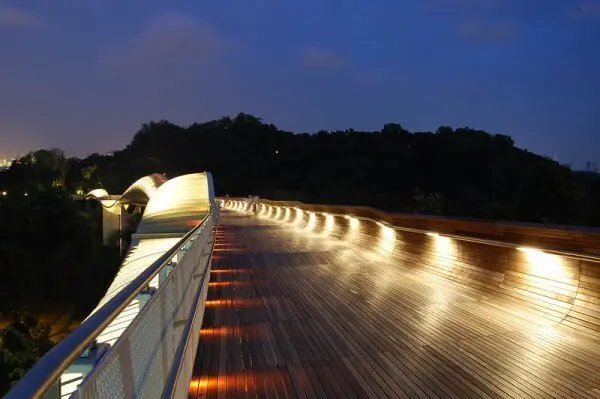 Quiet places in singapore for couples to chill at night: Mount Faber