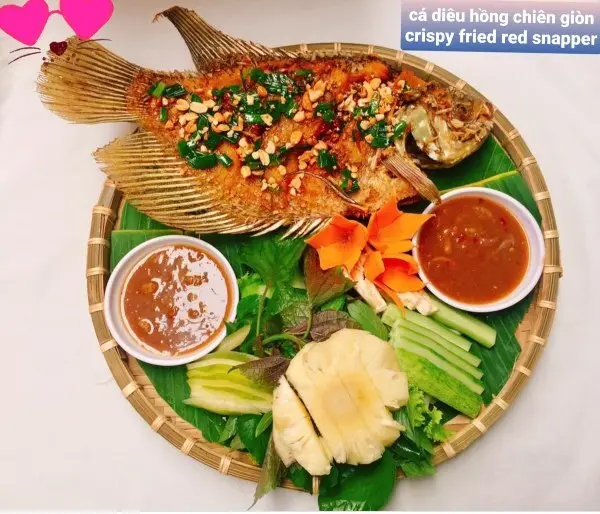 what to eat in bugis: crispy fried red snapper by Shoon Kou Cafe