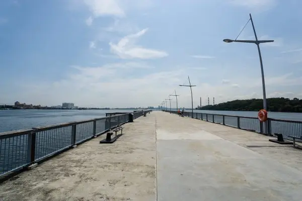 quiet places in singapore: longest recreational jetty in Woodlands Waterfront