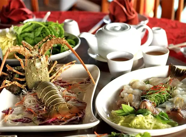 eat fresh seafood at the kelong seafood restaurant things to do in bintan