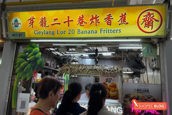 Geylang Lor 20 Banana Fritters stall front