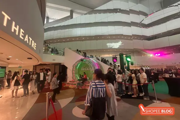 another photo spot and queue wicked musical