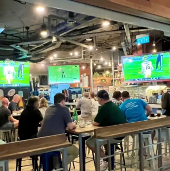 boomarang bistro & bar best sports bars in singapore 
