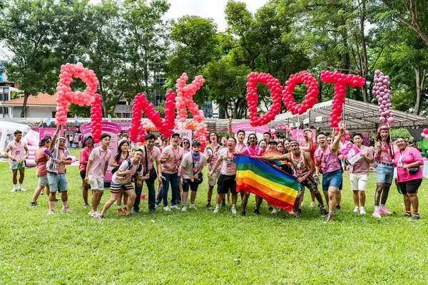 where to go this weekend: Pink Dot 17 at Hong Lim Park