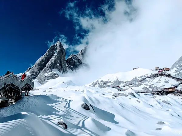 yunnan itinerary: Ride the Glacier Park Cable Car