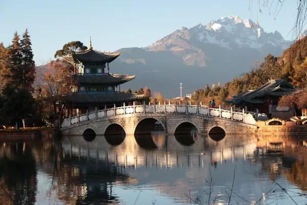 yunnan itinerary: Settle into Lijiang and enjoy the scenery