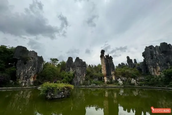 visit yunnan's Stone Forest
