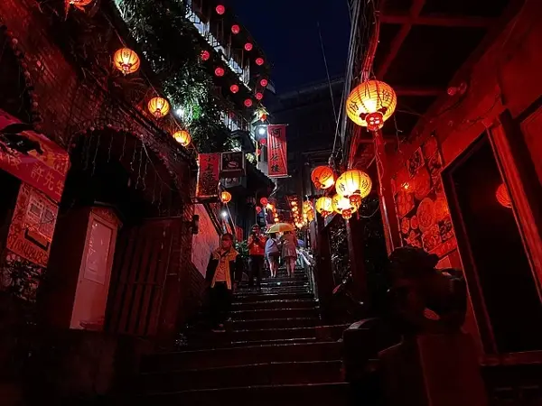 afternioon explore jiufen old street for its magical vibes taiwan road trip 