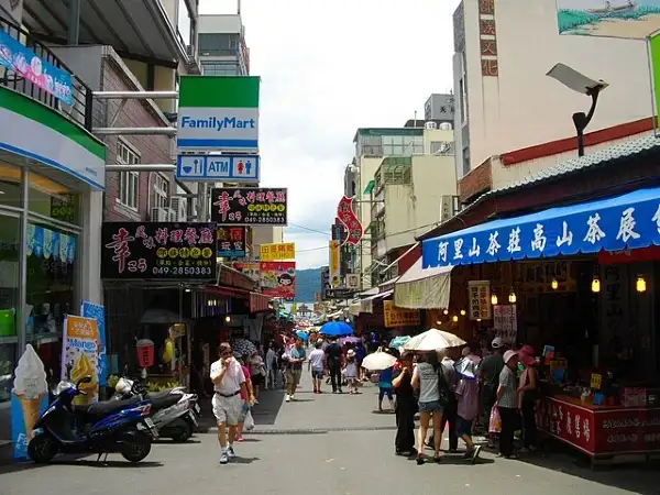 evening and dinner explore the ita thao shopping street for shopping and street food taiwan road trip 