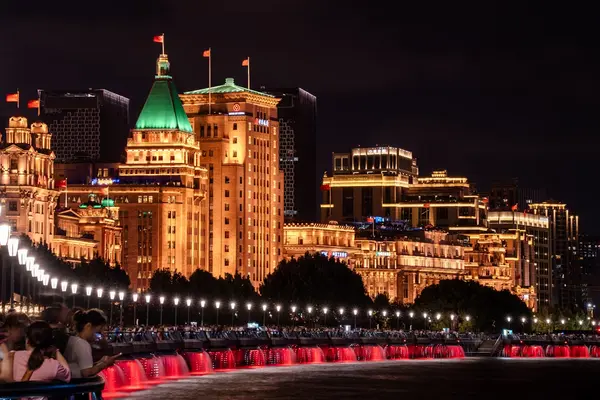 Shanghai itinerary: Visit The Bund and Huangpu River Lights