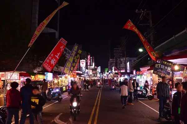 lunch visit fenqihu old street for some delicious street food taiwan road trip 