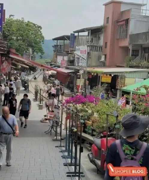 shifen old street things to do in taiwan 