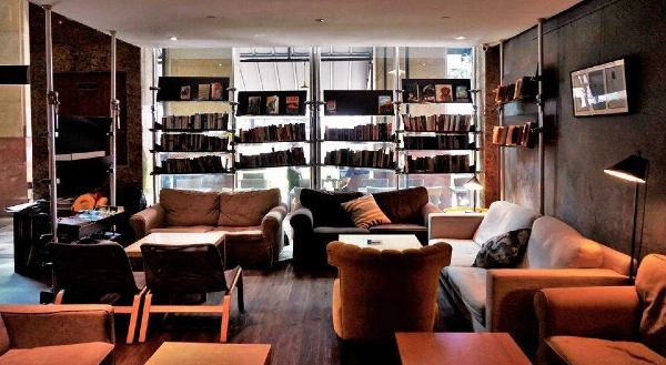 the book cafe cafes with plugs