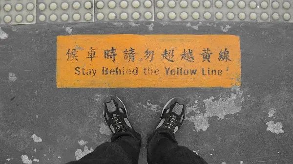 what etiquette should you follow when using public transport in taiwan