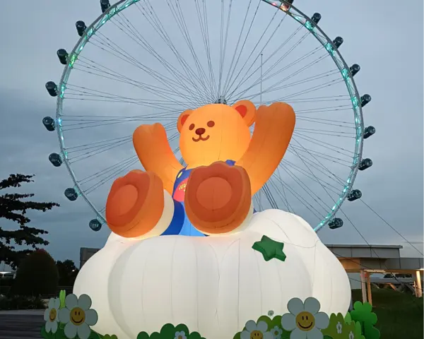 Wiggle Wiggle in the Sky (Singapore Flyer)