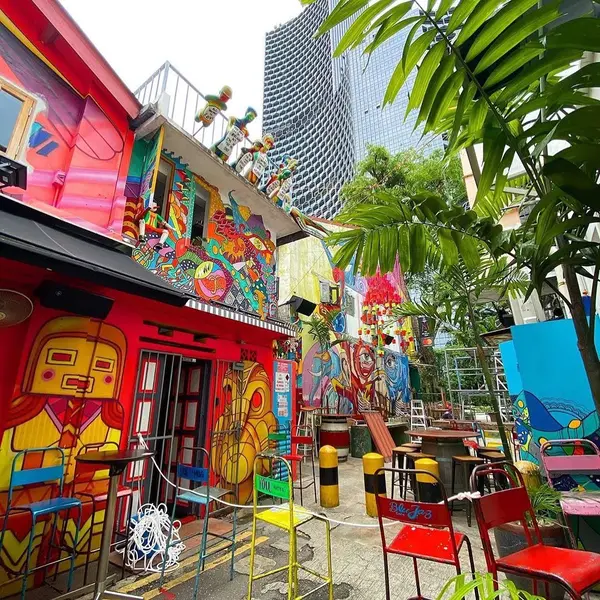 what to do at night singapore: Walk through Haji Lane and settle at one of the bars