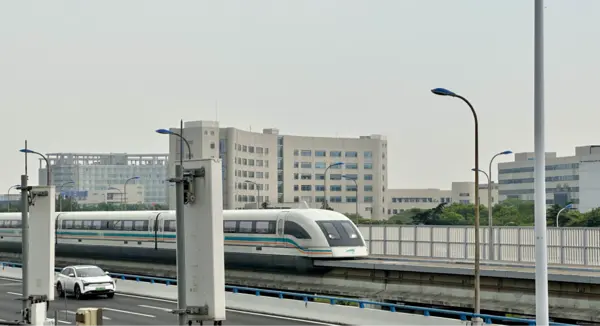 Public transportation in Shanghai: Maglev