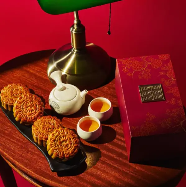 Fairmont Singapore - best traditional mooncake singapore