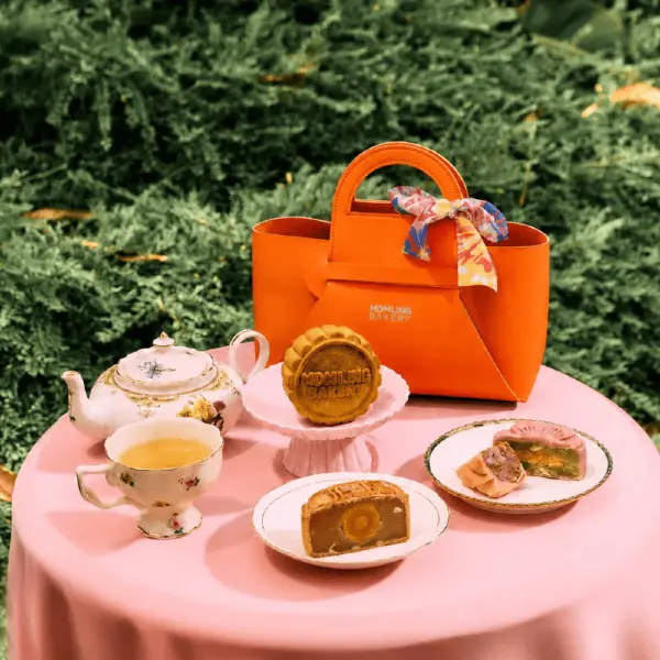 Mdm Ling Bakery - best traditional mooncake singapore