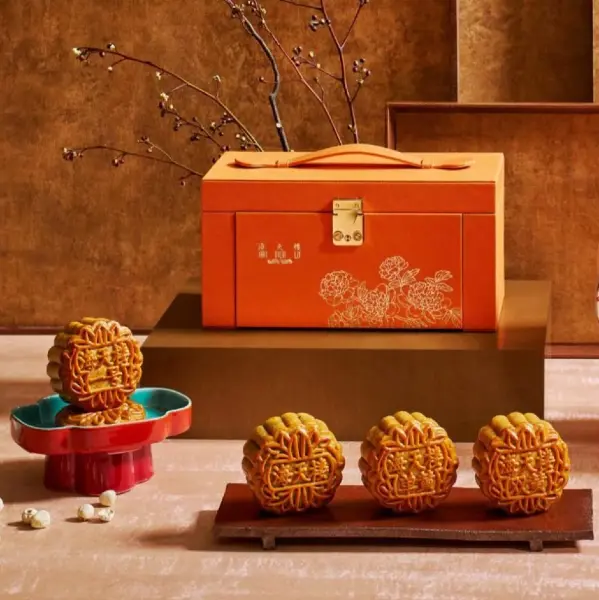 Pan Pacific Singapore - best traditional mooncake singapore
