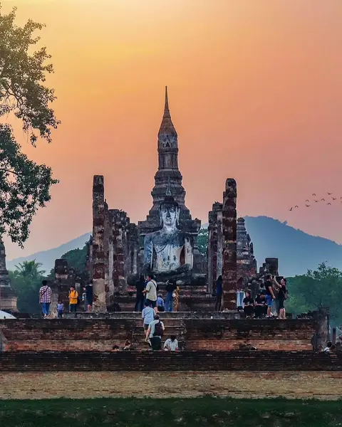 Ayutthaya places near bangkok for a weekend trip