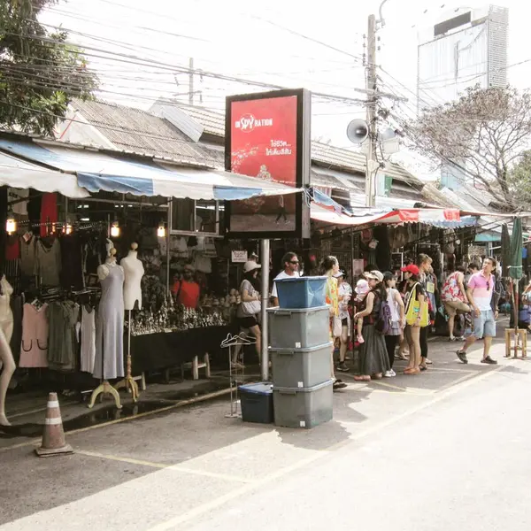 where to go in bangkok Chatuchak Weekend Market