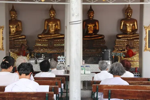 bangkok must see Wat Pho (Temple of the Reclining Buddha)