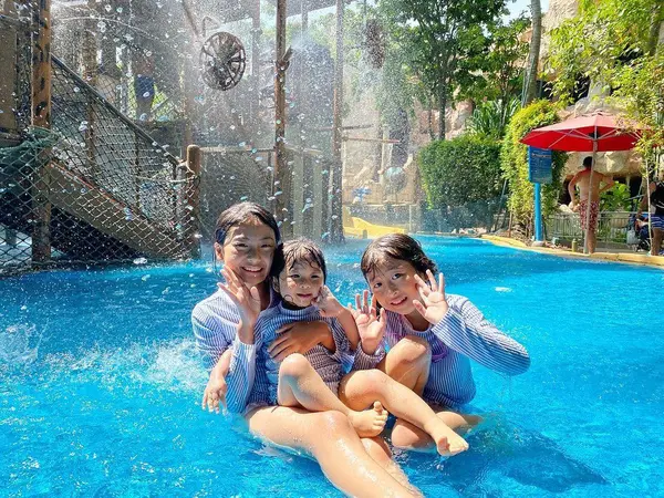 children's activities december Adventure Cove Waterpark