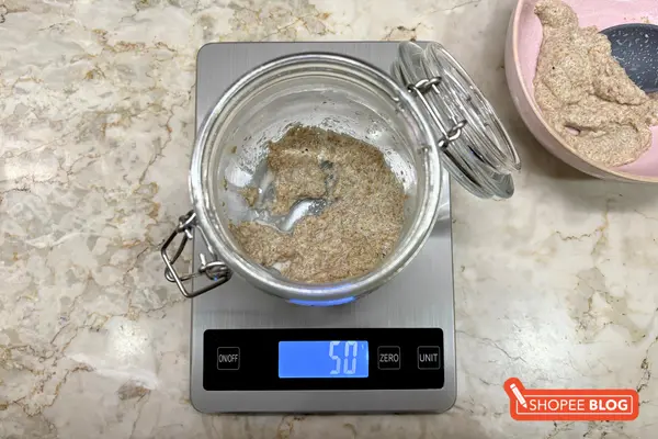 how to make sourdough starter - Discard all except 50g starter 