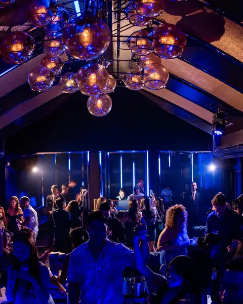 AVENUE Lounge famous clubs in singapore